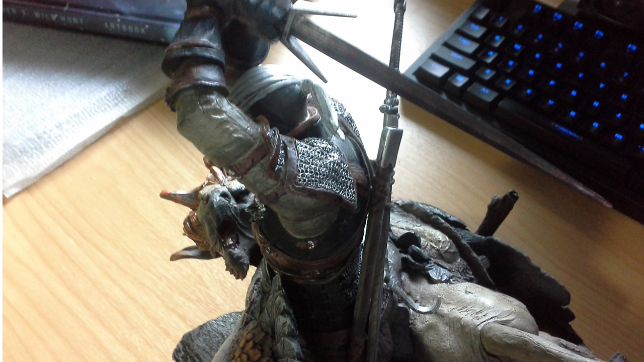The Witcher 3 Wild Hunt edition Geralt Battling a Griffin Statue figure ps3  iii
