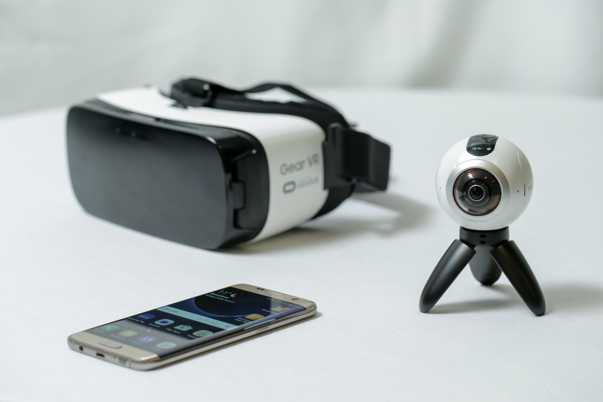 Samsung Gear 360 Camera Bringing Vr Creation To The Masses Stg